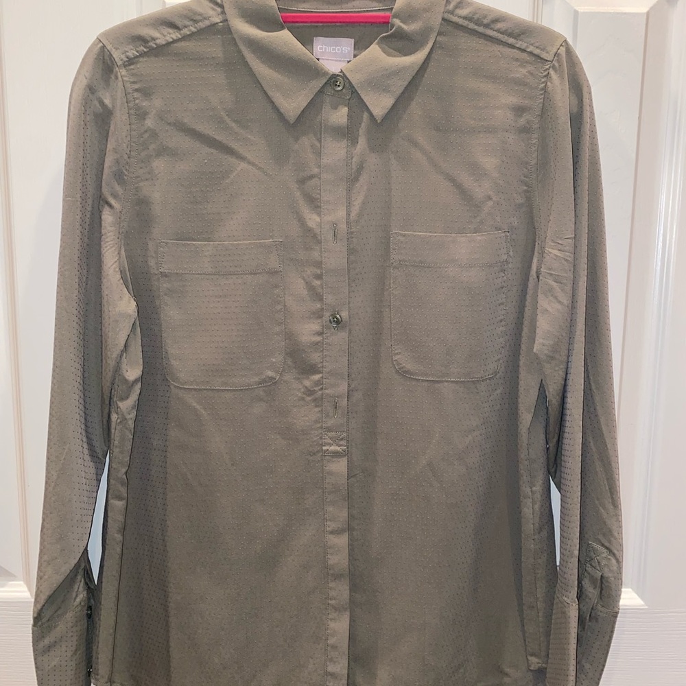 Dotted Chico’s Button down tops